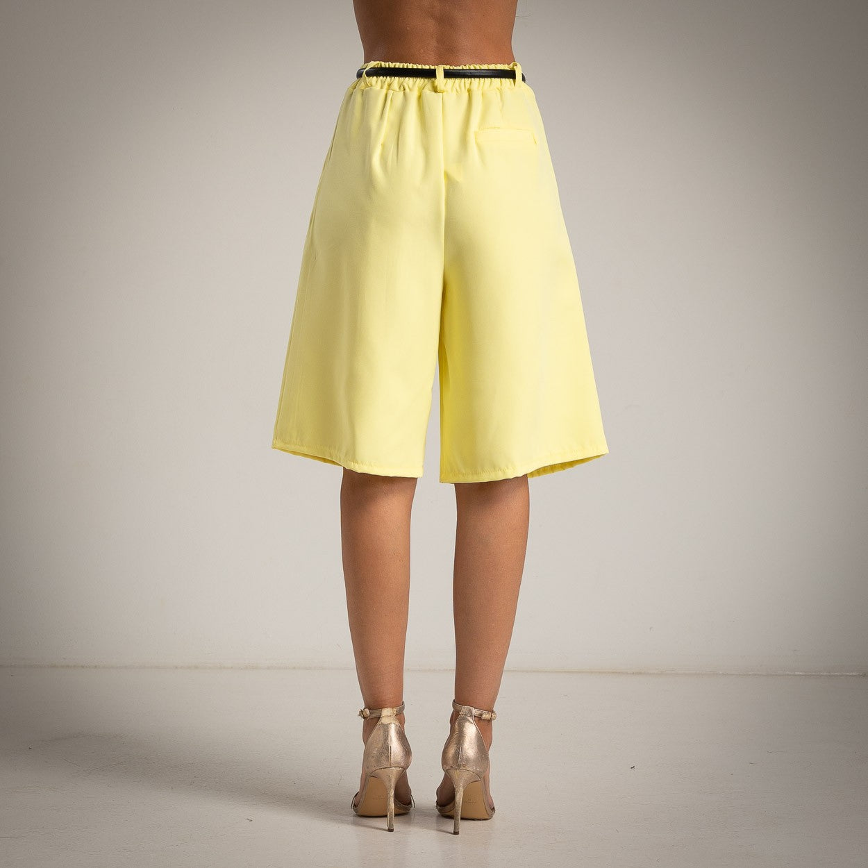 butter yellow bermuda shorts back view lightweight summer fabric MARIΓIOÚ