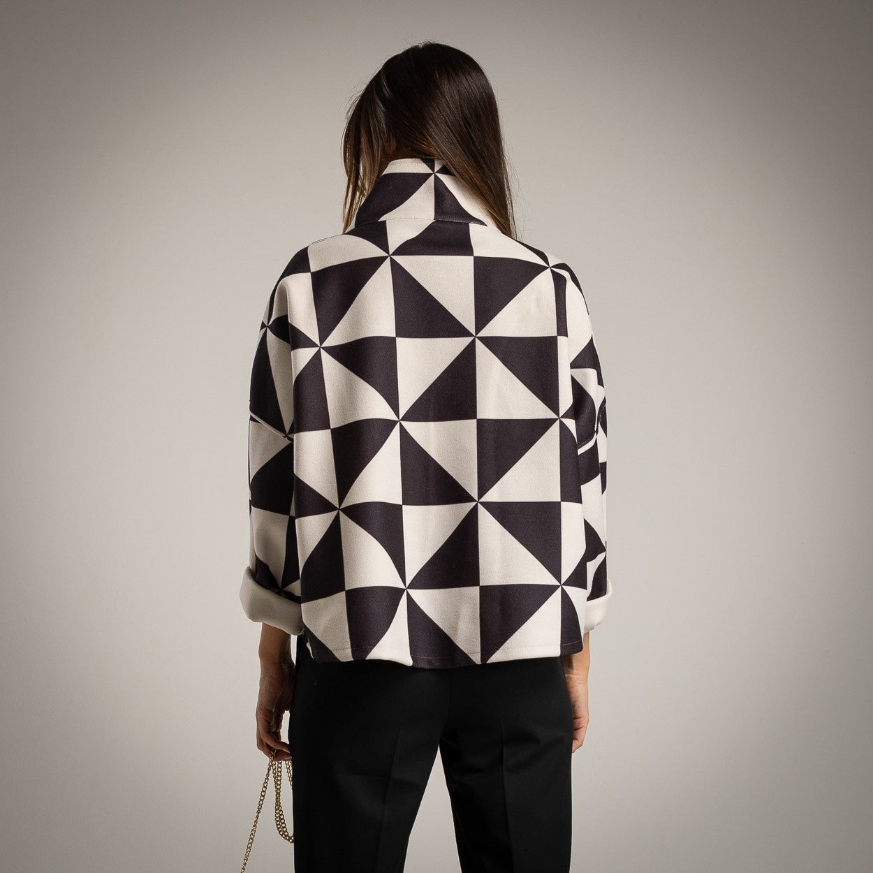 MARIΓIOÚ geometric pattern jacket back view