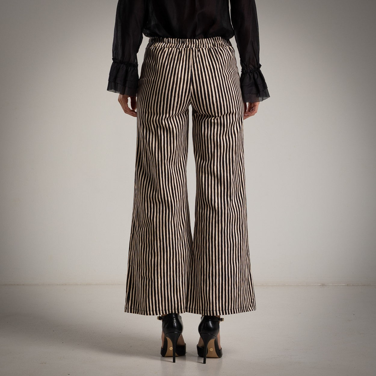 MARIΓIOÚ striped wide-leg cotton pants black back view