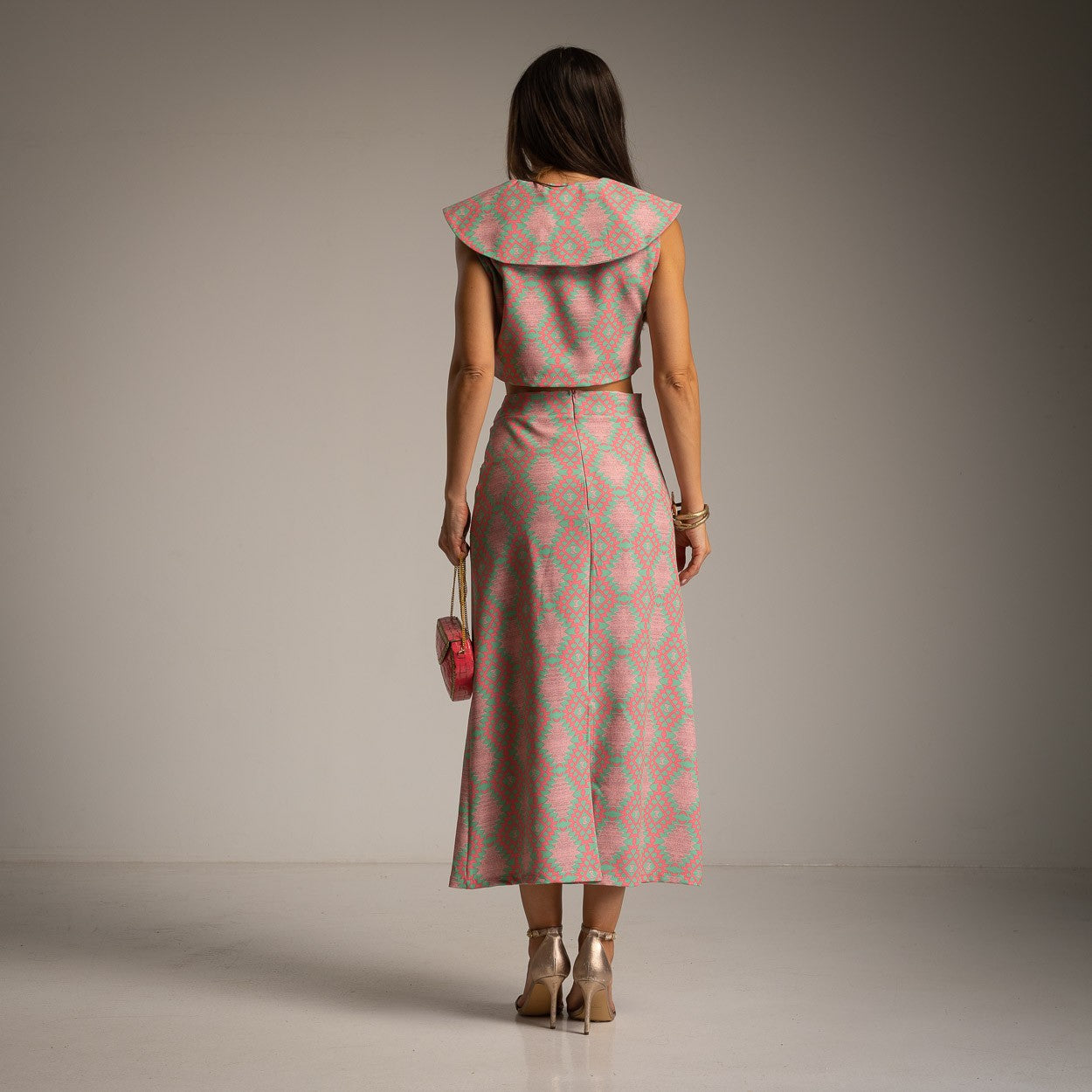 Rose printed crop vest and midi skirt set back view one size by MARIΓIOÚ