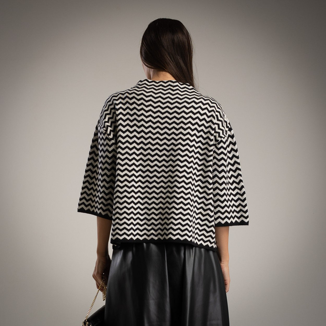 Πουλόβερ από απαλό πλεκτό ύφασμα με σχέδιο ζιγκ-ζαγκ