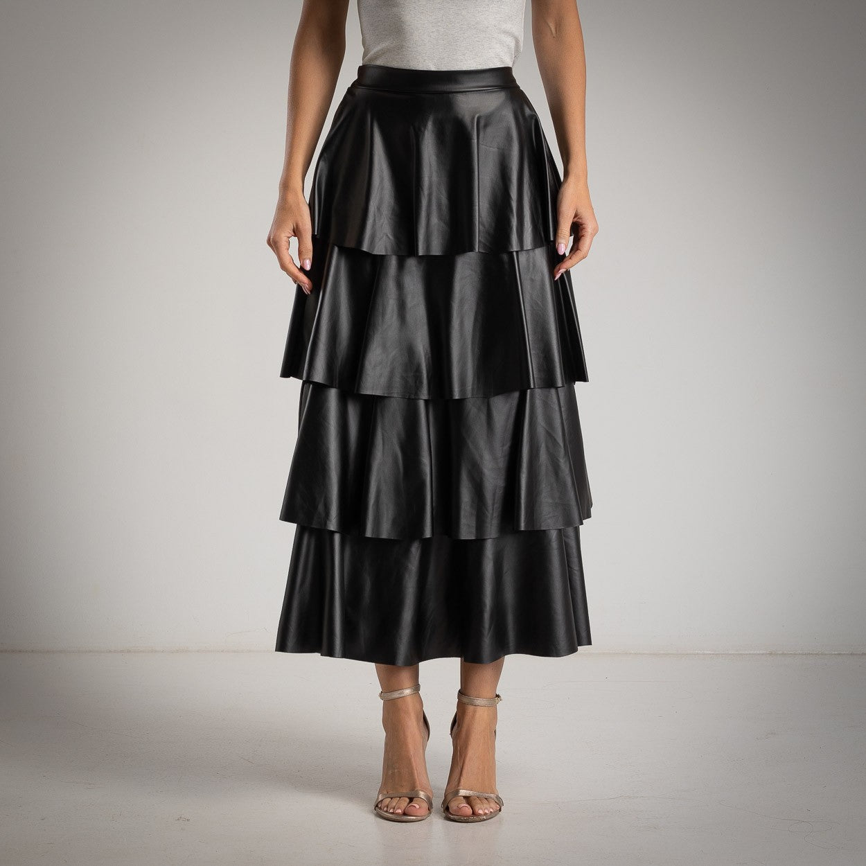 Rock mit Volants aus Kunstleder