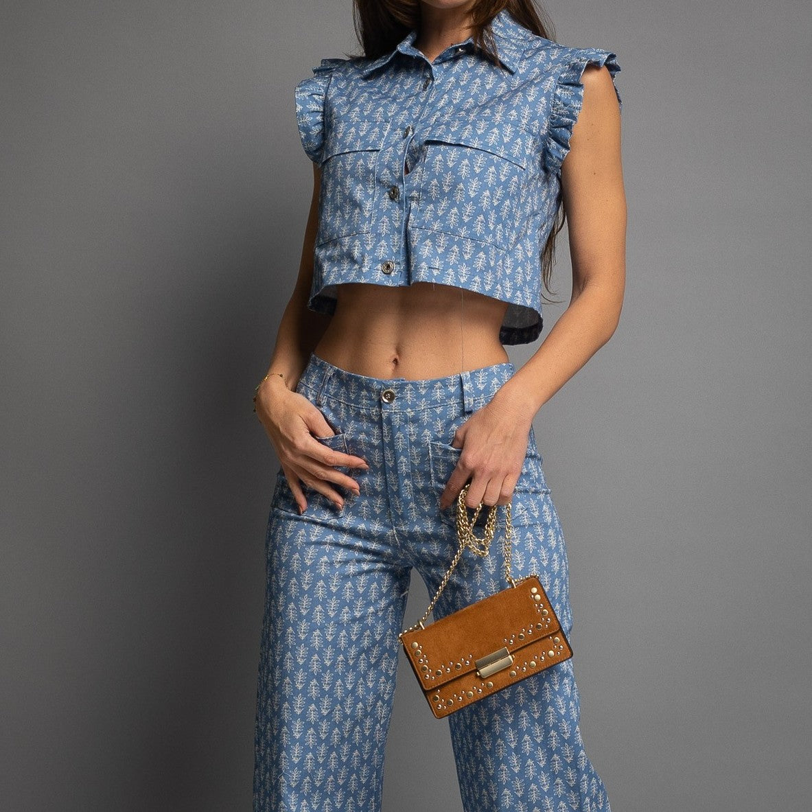 Denim printed cropped top and wide-leg pants two-piece set front detail