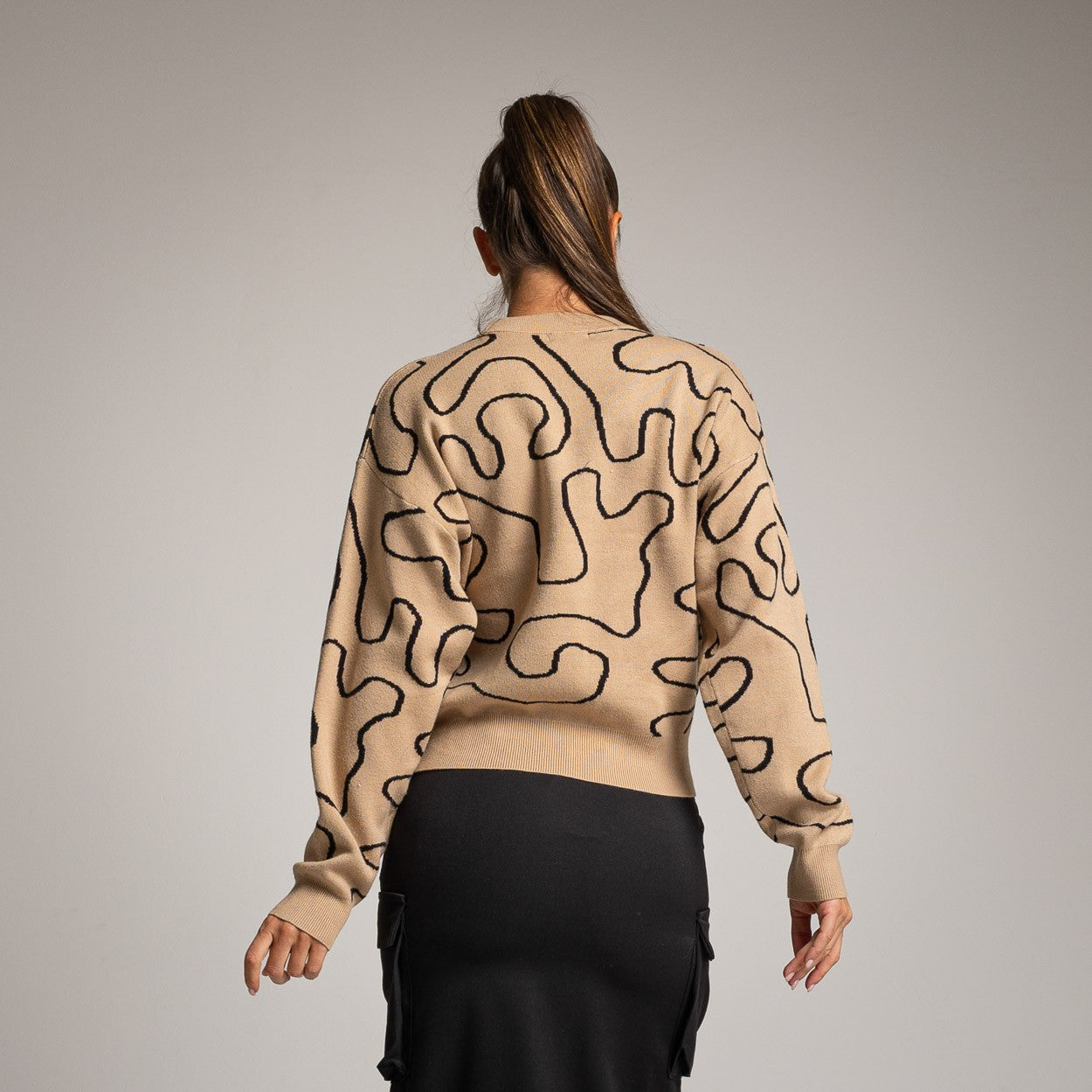 marigiou abstract pattern knit sweater beige back view