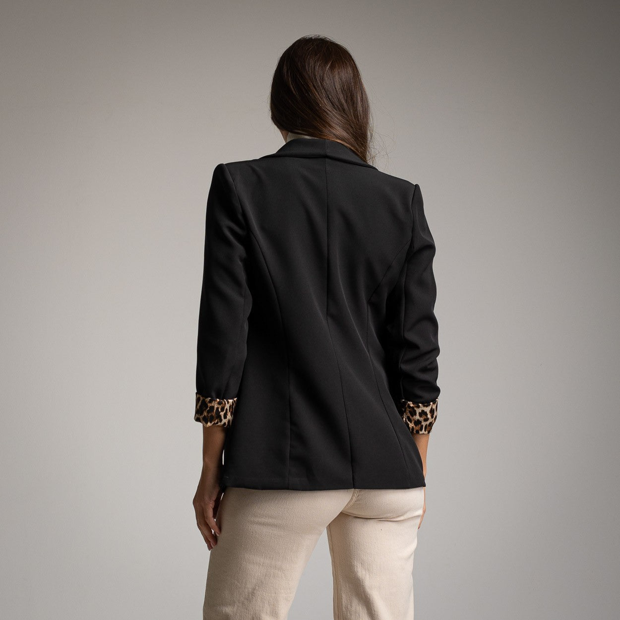 marigiou blazer leopard cuff detail back view