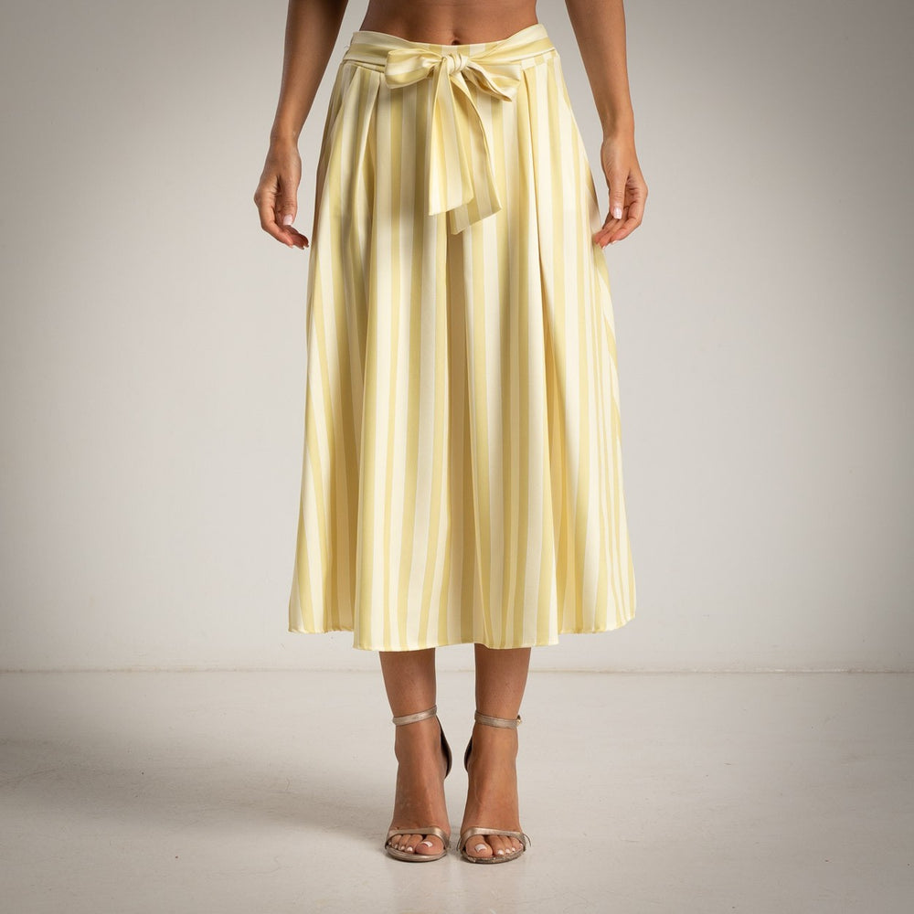 Butter yellow striped midi skirt with belt front view feminine look MARIΓIOÚ