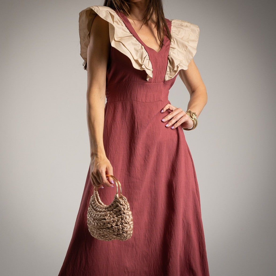 marigiou dusty rosewood summer midi dress with ruffle neckline front detail