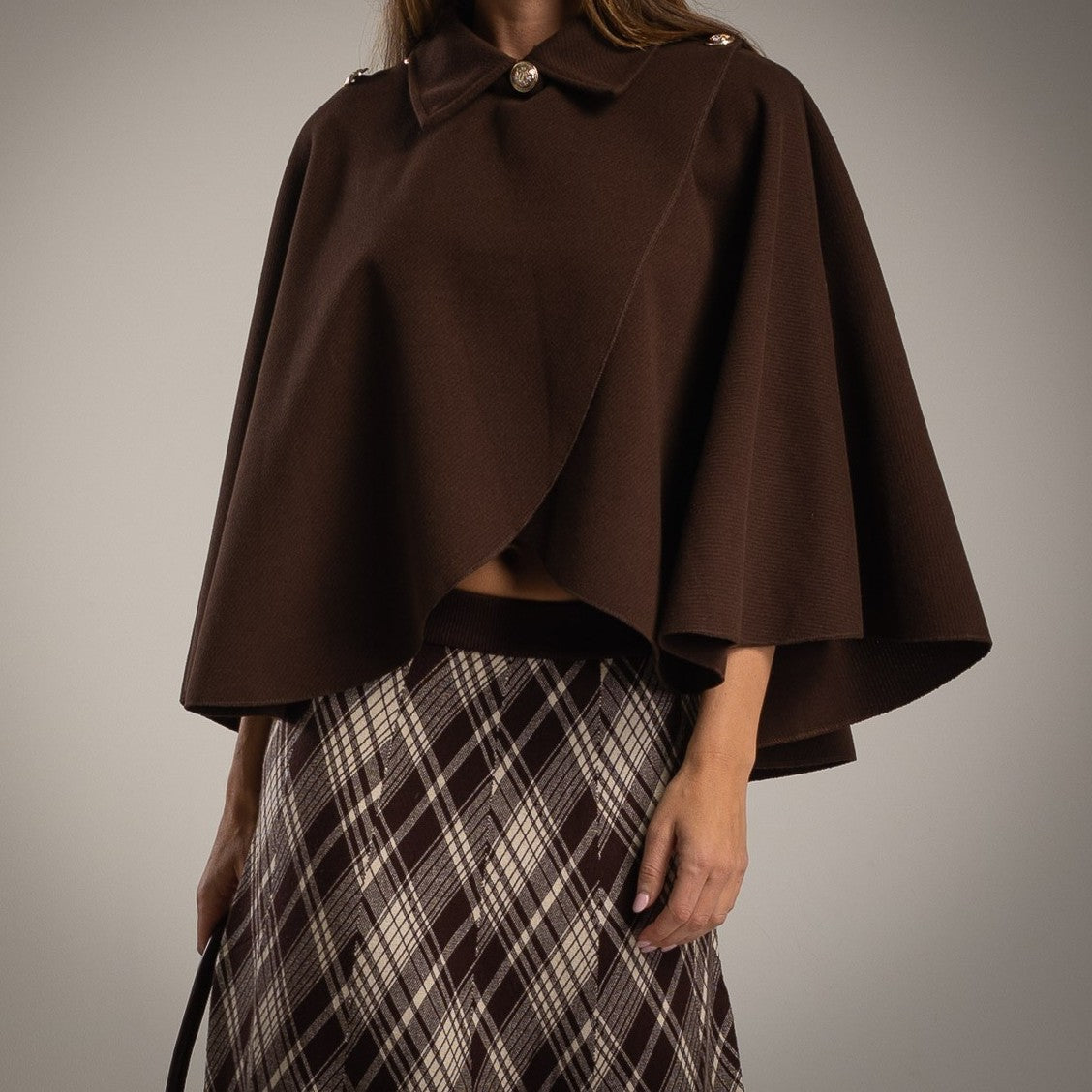 MARIΓIOÚ chocolate cape with gold buttons – front view elegant autumn style