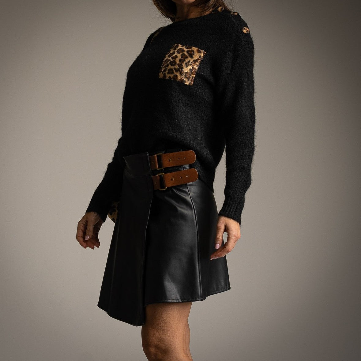 marigiou fluffy knit sweater leopard pocket close-up