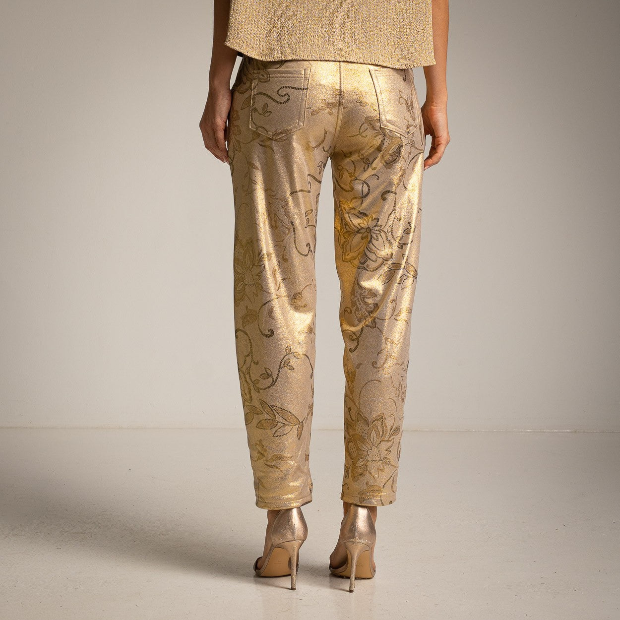 marigiou-golden-floral-print-pants-back-view
