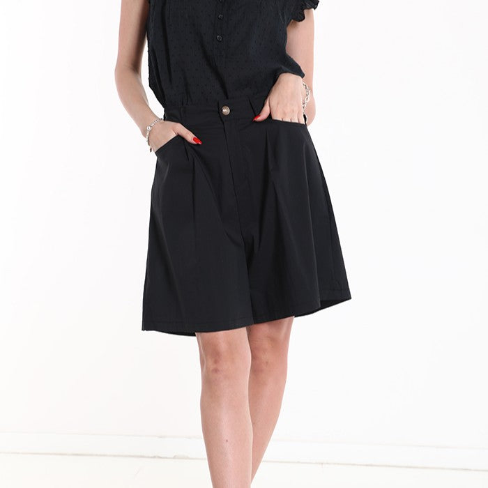 Classic black high-waist Bermuda shorts with wide-leg fit by MARIΓIOÚ
