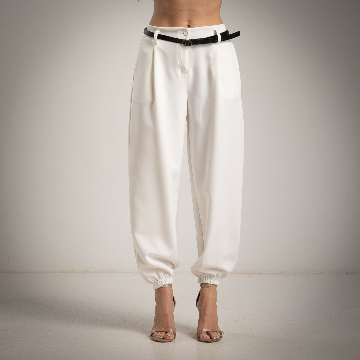 MARIΓIOÚ ivory white relaxed fit Italian pants front view