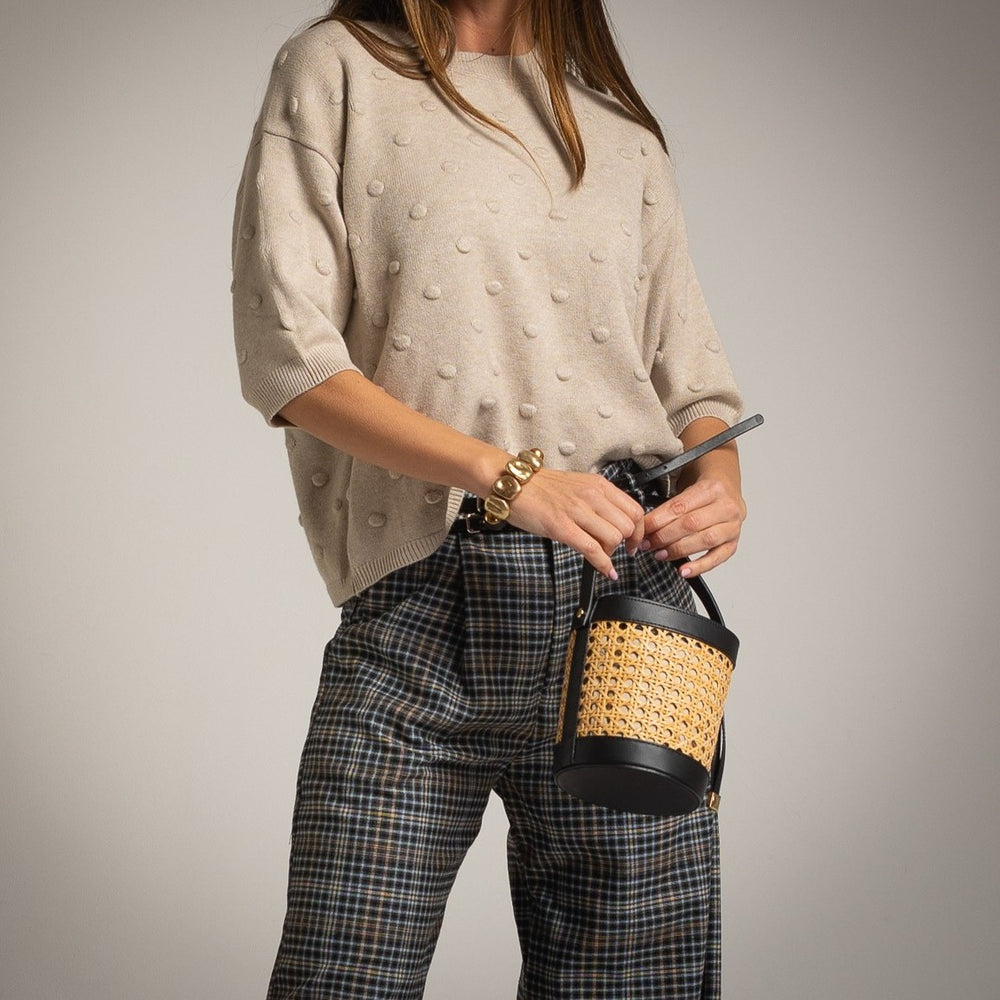 marigiou knit shirt beige close up