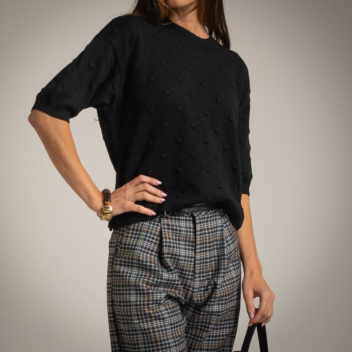 marigiou knit shirt black close up