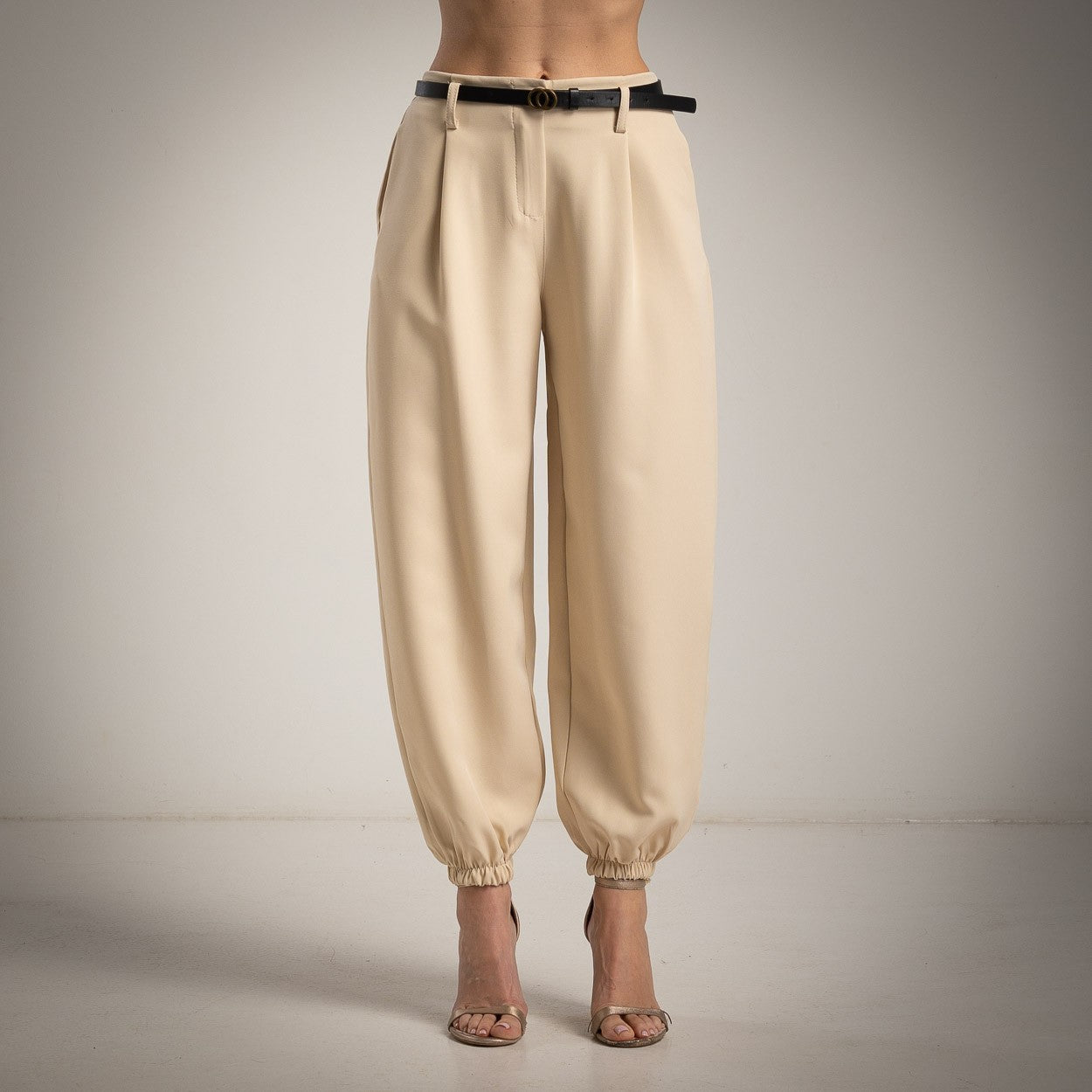 MARIΓIOÚ latte beige relaxed fit Italian trousers front view