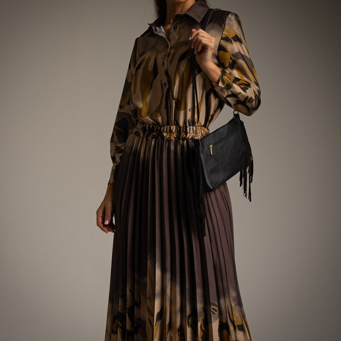 marigiou printed satin blouse pleated skirt brown front detail