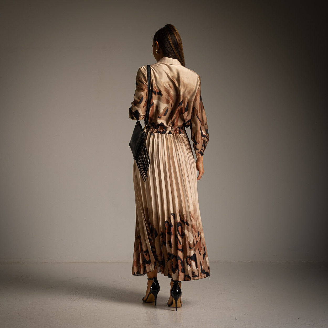 marigiou printed satin set beige back view