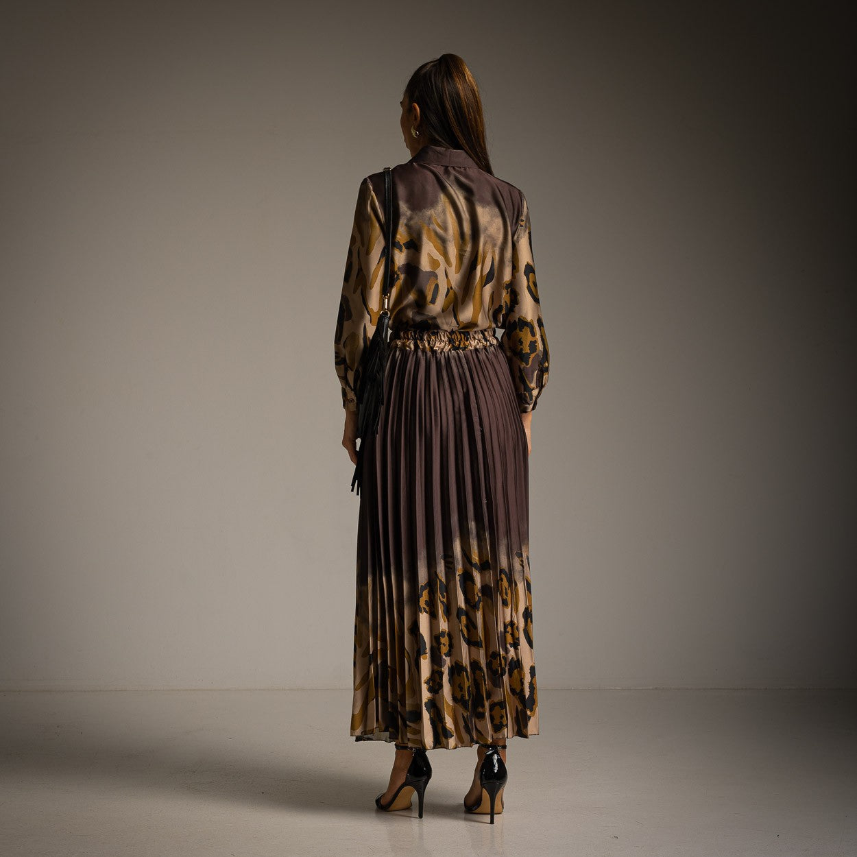 marigiou printed satin set brown back view