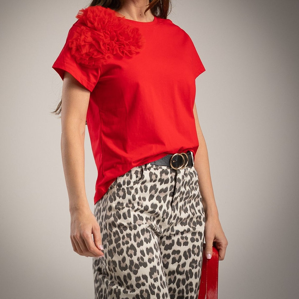 Scarlet red statement t-shirt with flower shoulder detail MARIΓIOÚ