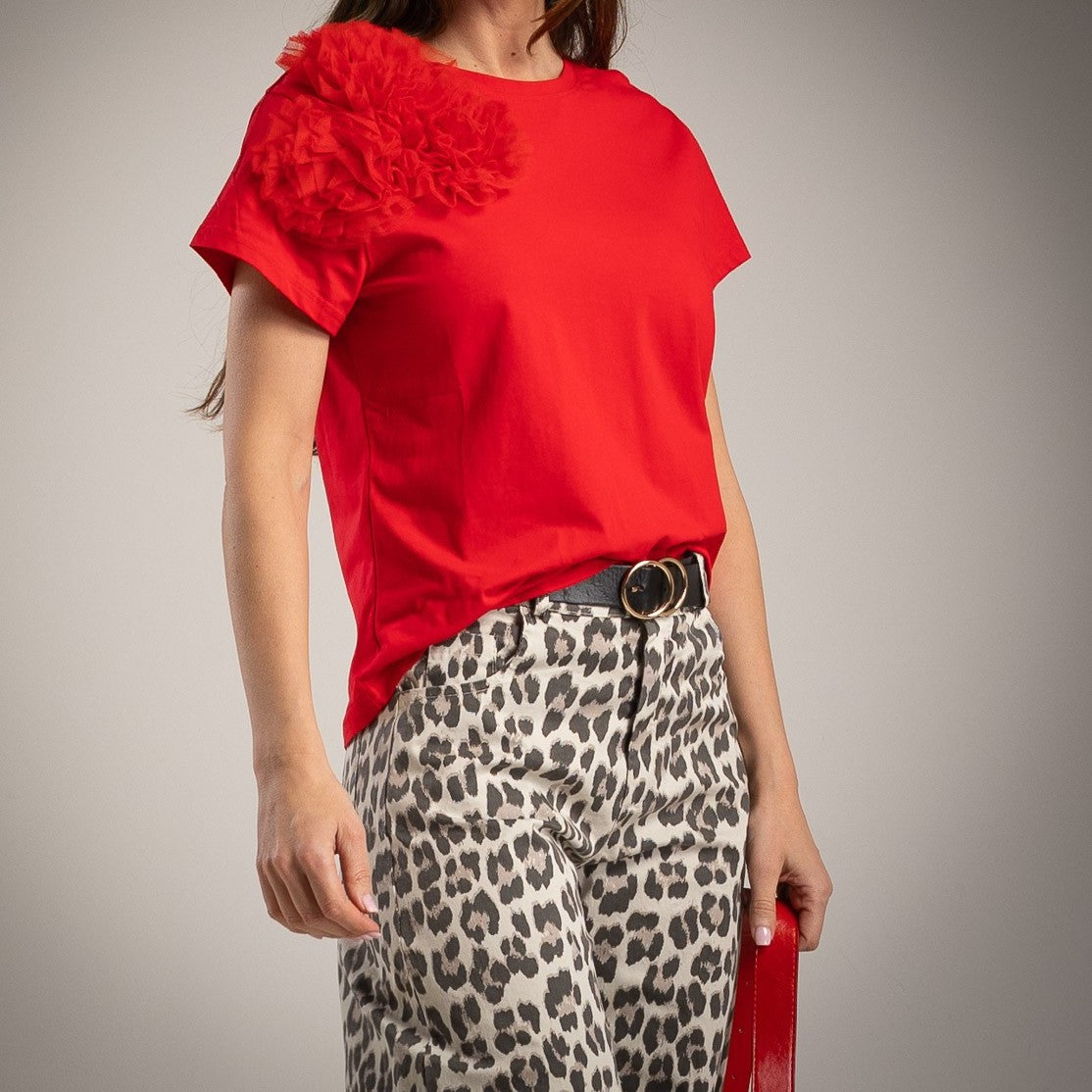 Scarlet red statement t-shirt with flower shoulder detail MARIΓIOÚ