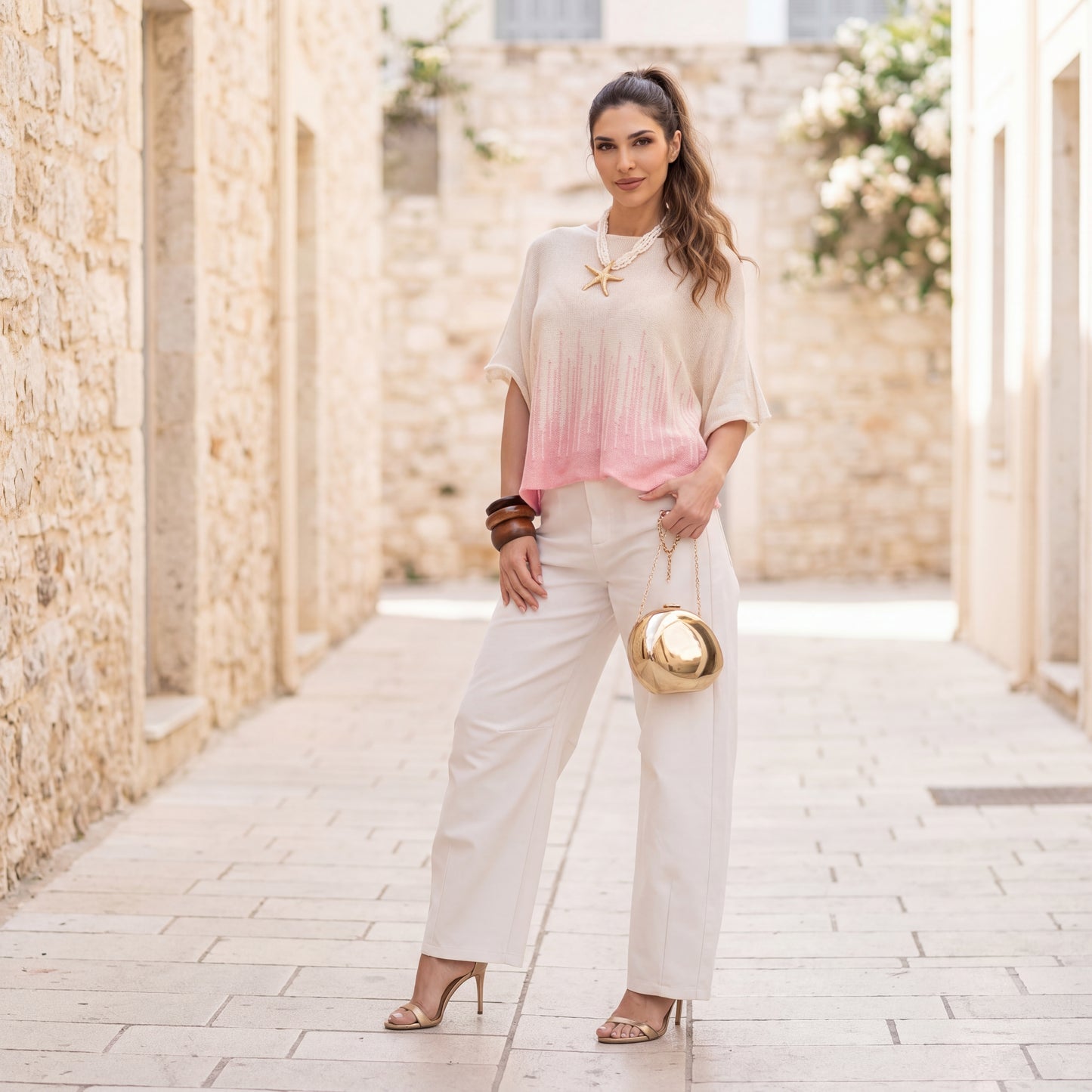 Soft blush pink summer knit shirt outfit Mediterranean summer look MARIΓIOÚ
