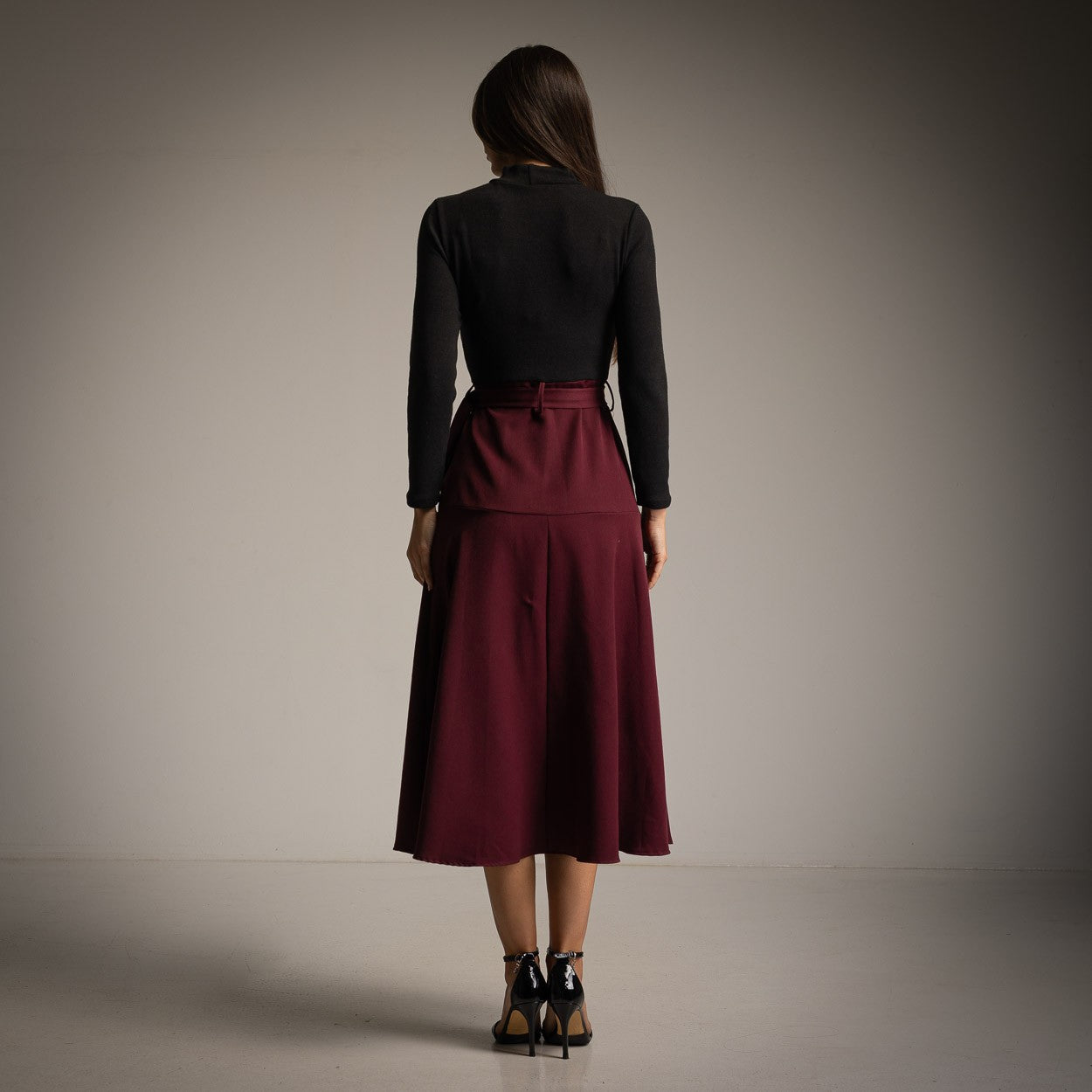 marigiou two tone knit midi dress bordeaux back view