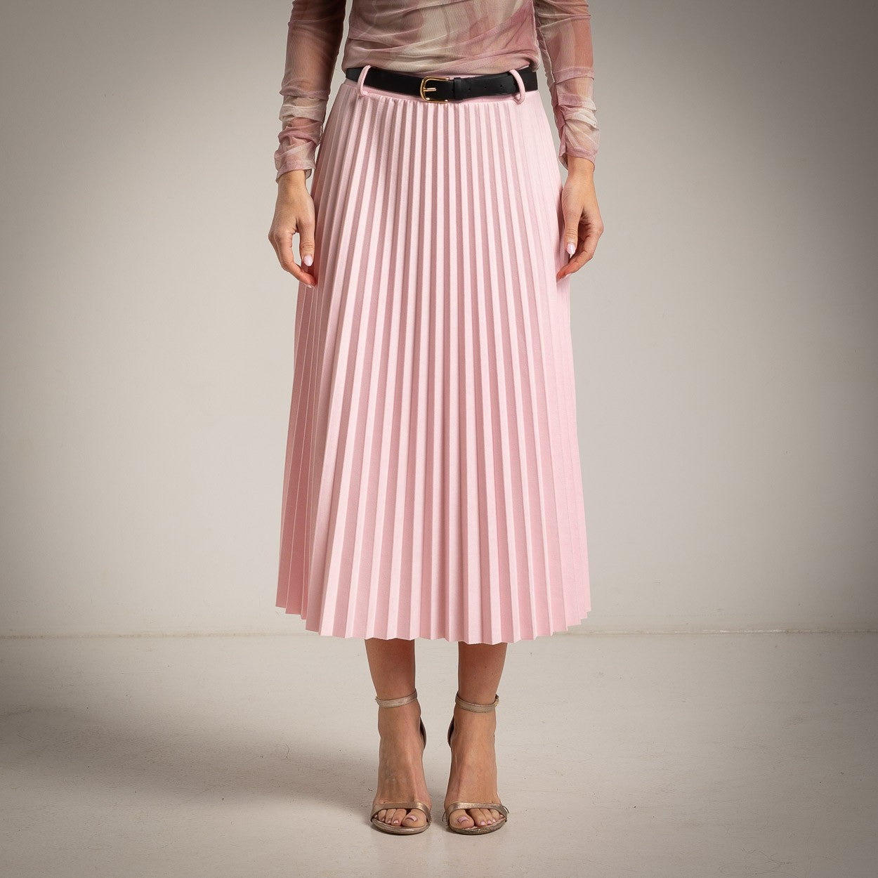 Pleated suede midi skirt in rose with belt – MARIΓIOÚ